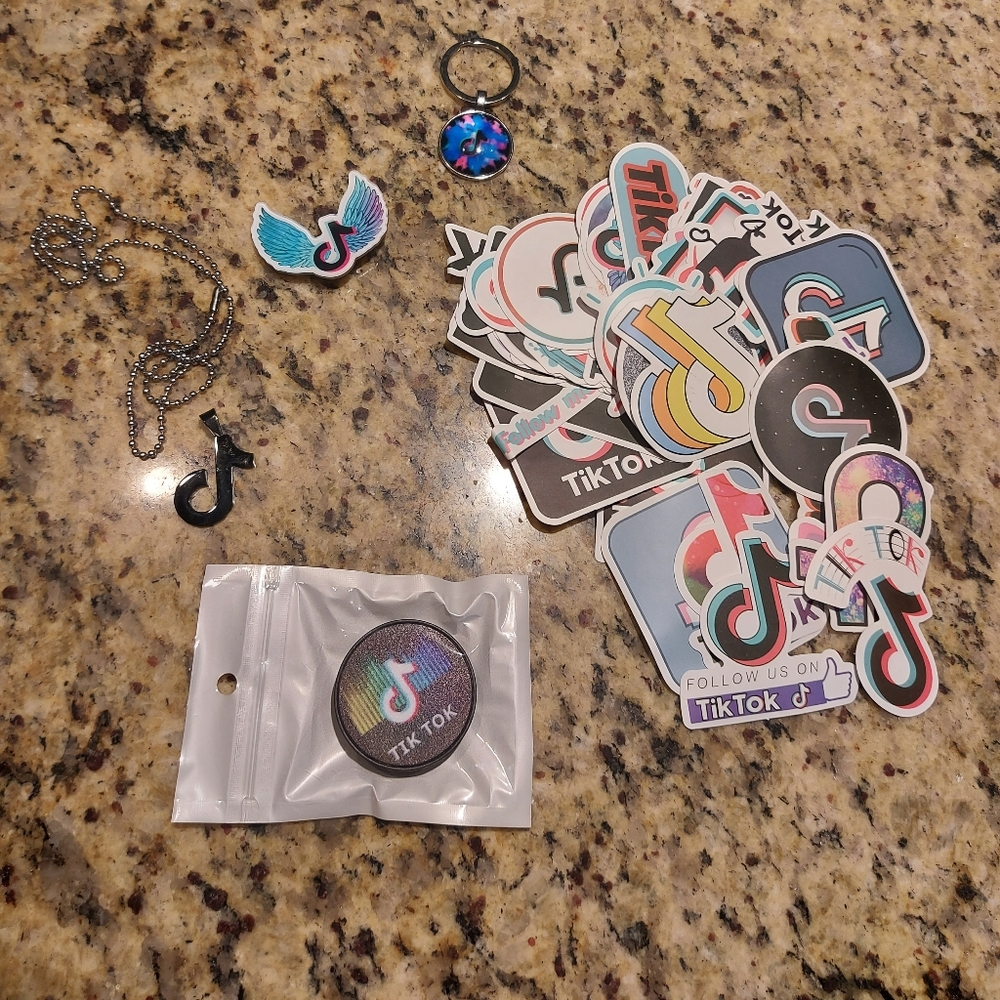TikTok bundle, New - Picture 2 of 2